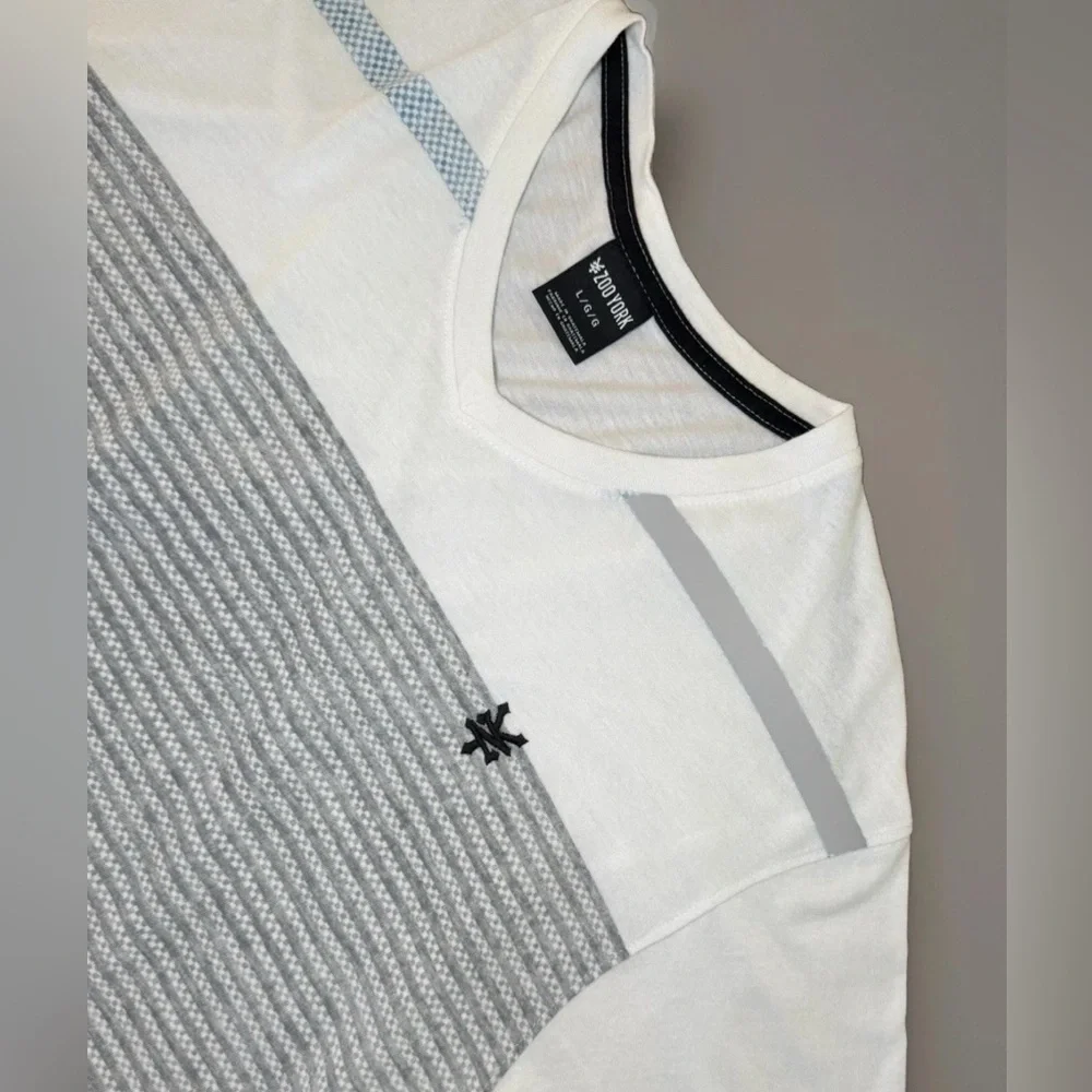 Zoo York V Neck T Shirt Size L White Gray Blue Gradual Stripe Skate Style Logo - Picture 4 of 12